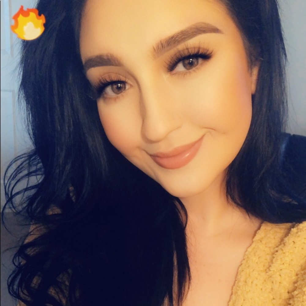 Meet your Posher, Edith